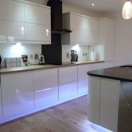 Charming 1Br Cottage With Garden, Spacious Rooms - Part Of Langley Serviced Apartments Several Properties In Wick Wick  Exterior photo