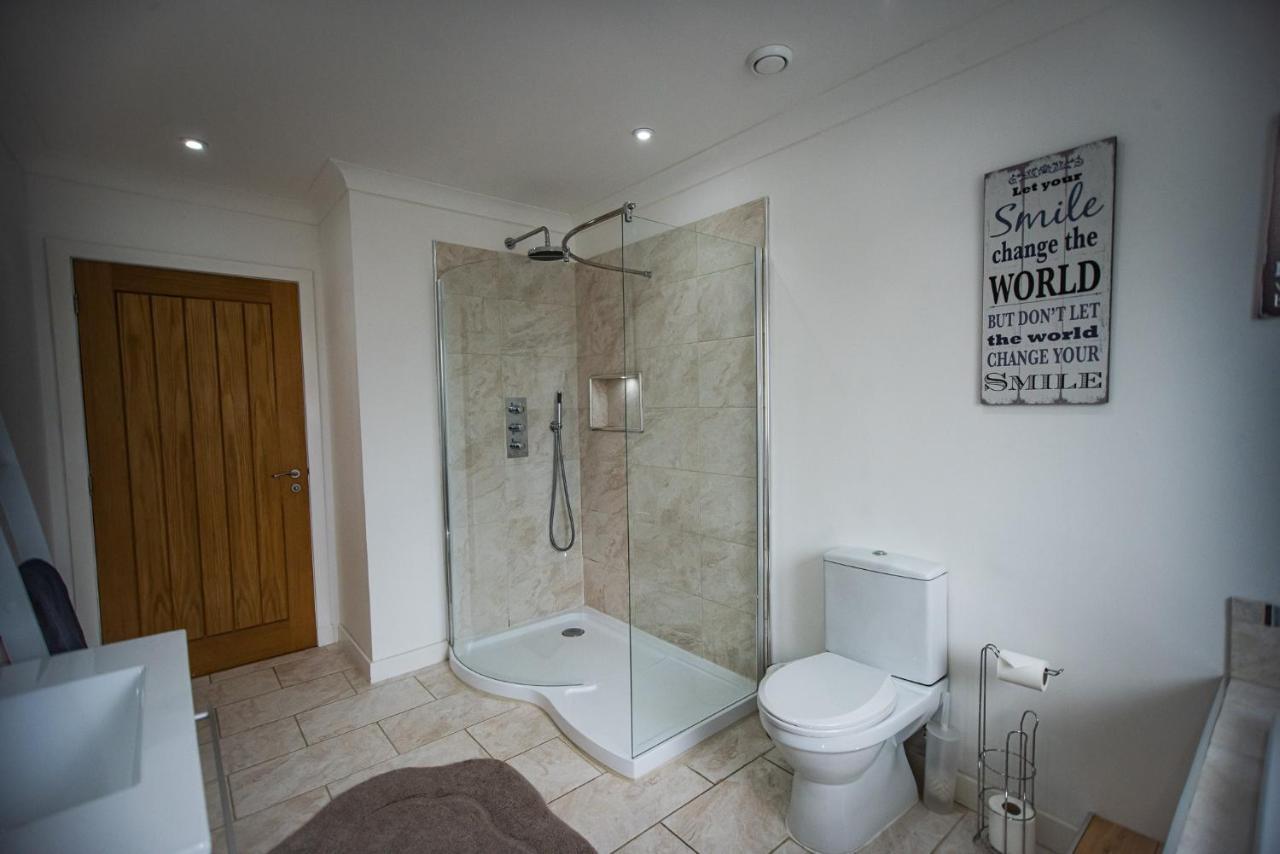 Charming 1Br Cottage With Garden, Spacious Rooms - Part Of Langley Serviced Apartments Several Properties In Wick Wick  Exterior photo