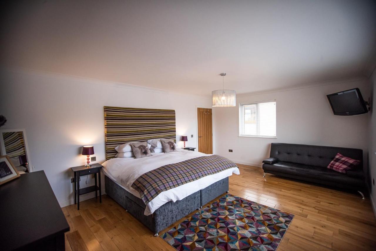 Charming 1Br Cottage With Garden, Spacious Rooms - Part Of Langley Serviced Apartments Several Properties In Wick Wick  Exterior photo